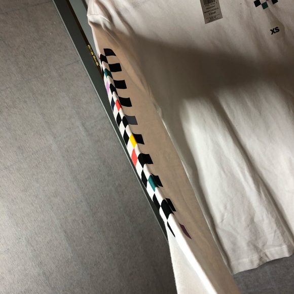 NWT Van’s “party checks” long sleeved shirt - Picture 3 of 5